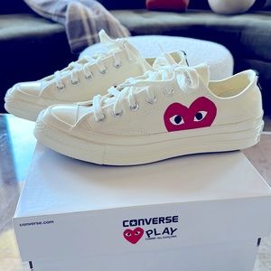 CDG Comme des Garcons PLAY x Converse cream/white sneakers unisex US W7 / M5
